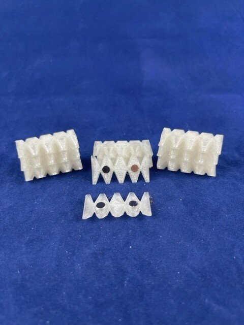 Varity Pack White Flexible Magnetic Mesh Keepers