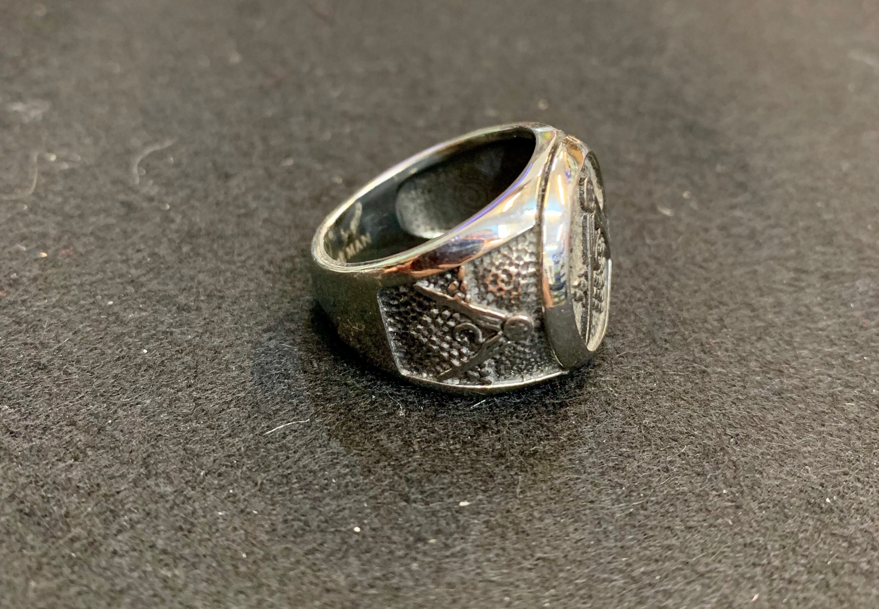 Anello S&C puntinato