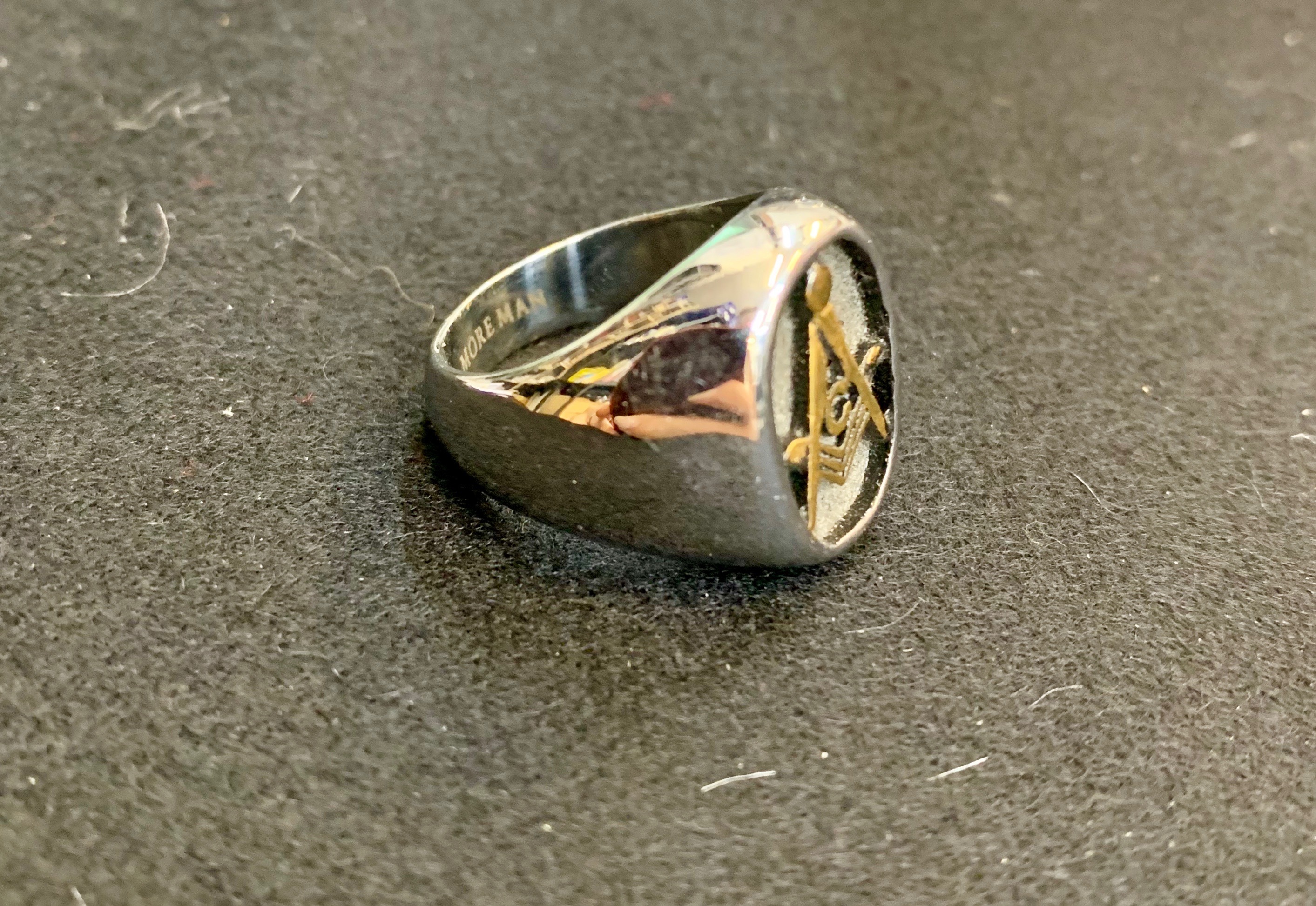 Anello S&C dorata
