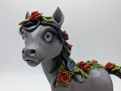 Grey Chunky Pony with Roses