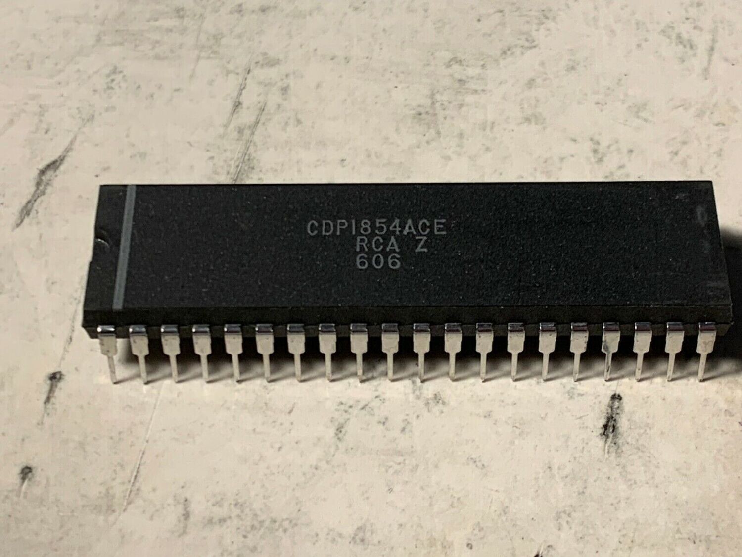 CDP1854ACE    I.C.
RX/TX DIP-40