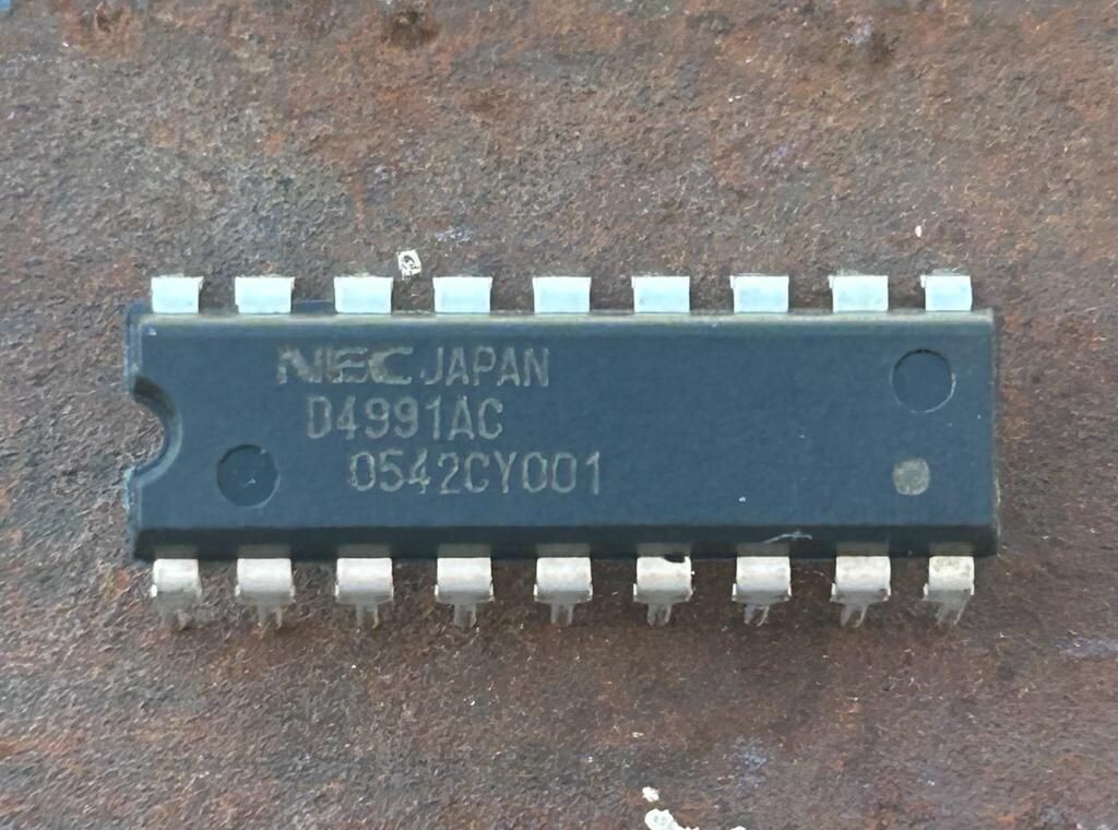 UPD4991ACX  I.C.
DIP-18