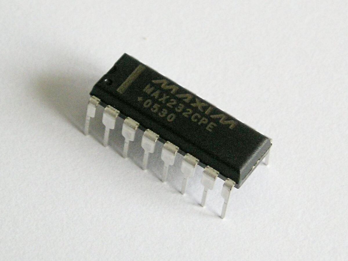 MAX232CPE  I.C.
DIP-16