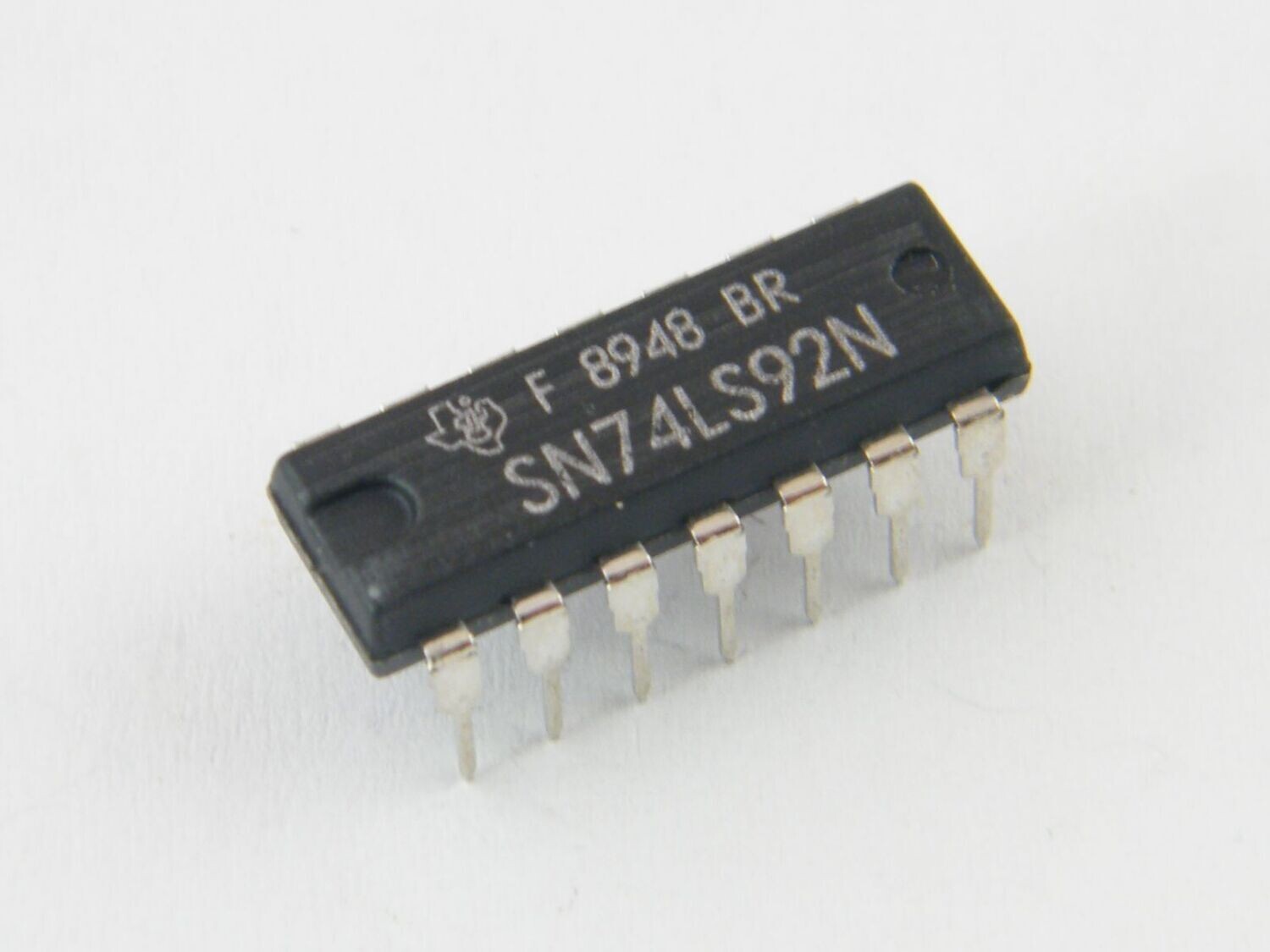74LS92  I.C.
DIP-14