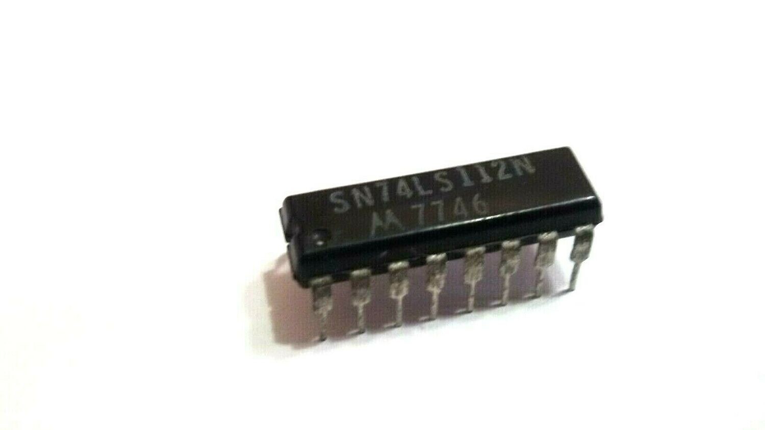 74LS112  I.C.
DIP-16