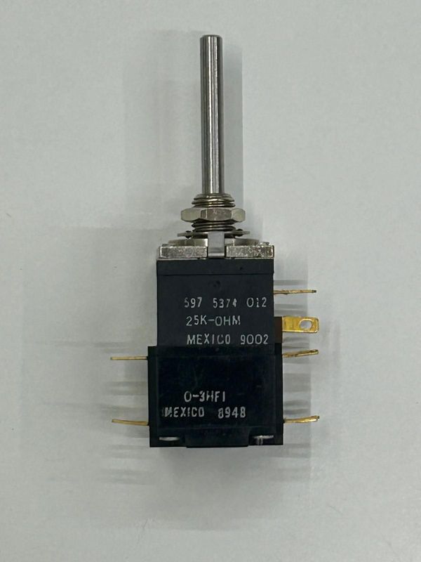 Potenziometro con interruttore, Allen Bradley, AB W-25K, 25 kOhm lin, asse 3,15 mm,  lunghezza 22mm NOS