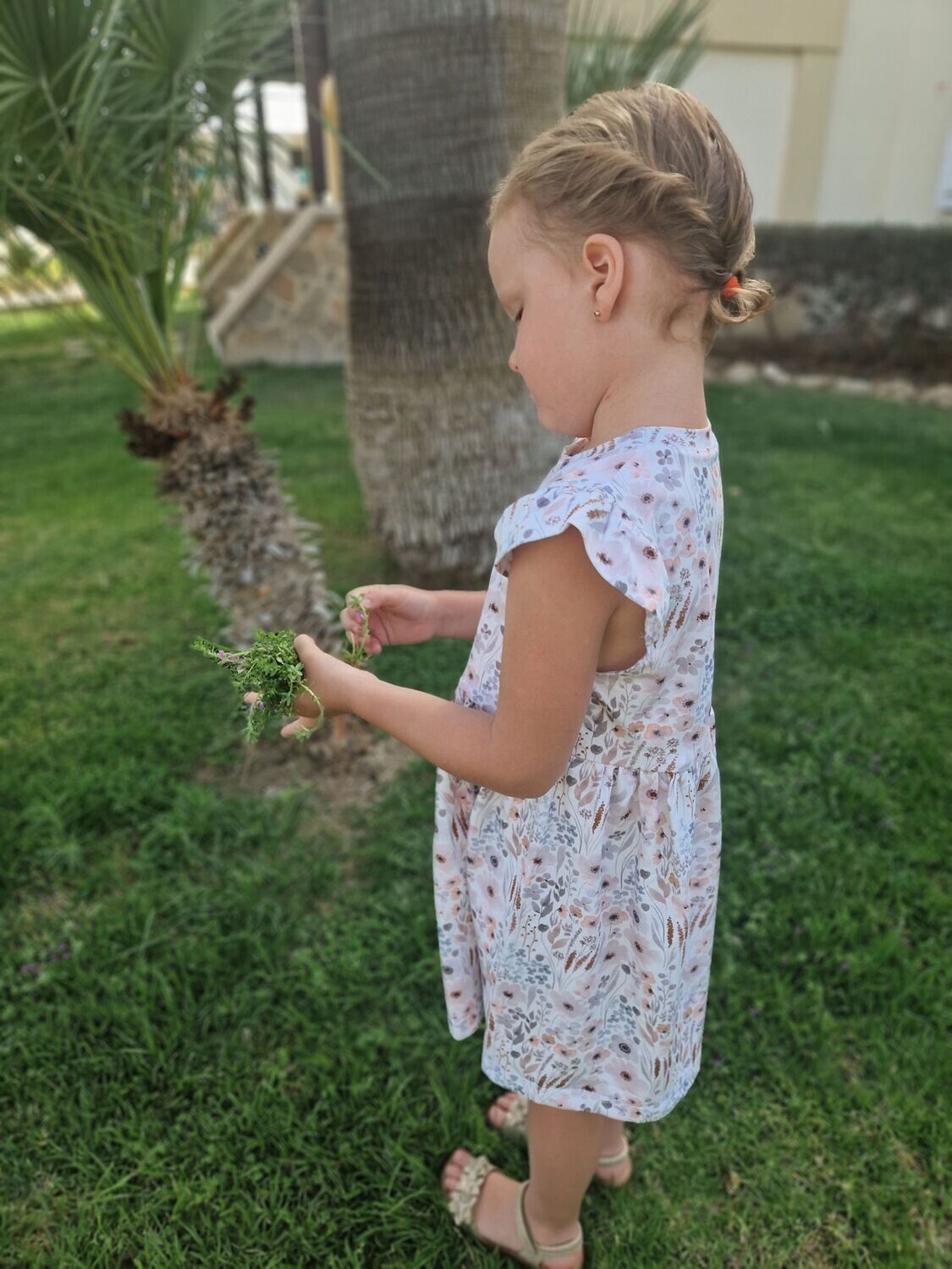 Sommerkleid mit Rüschenärmel