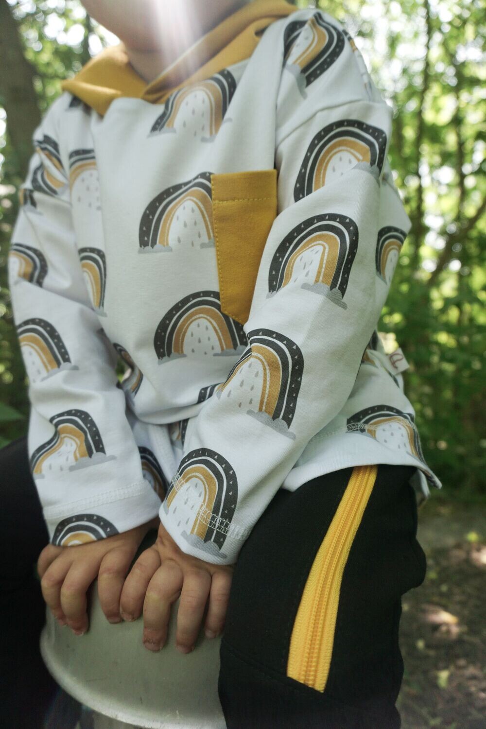 Hose mit großer Tasche