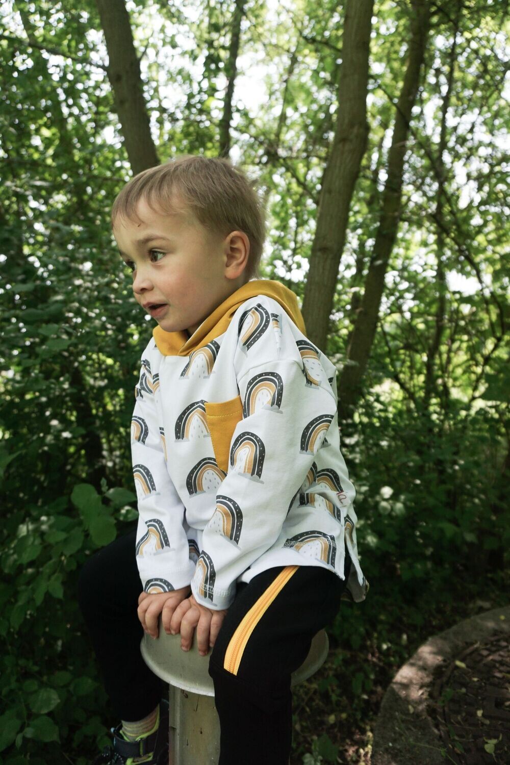 Kapuzen Sweater Regenbogen