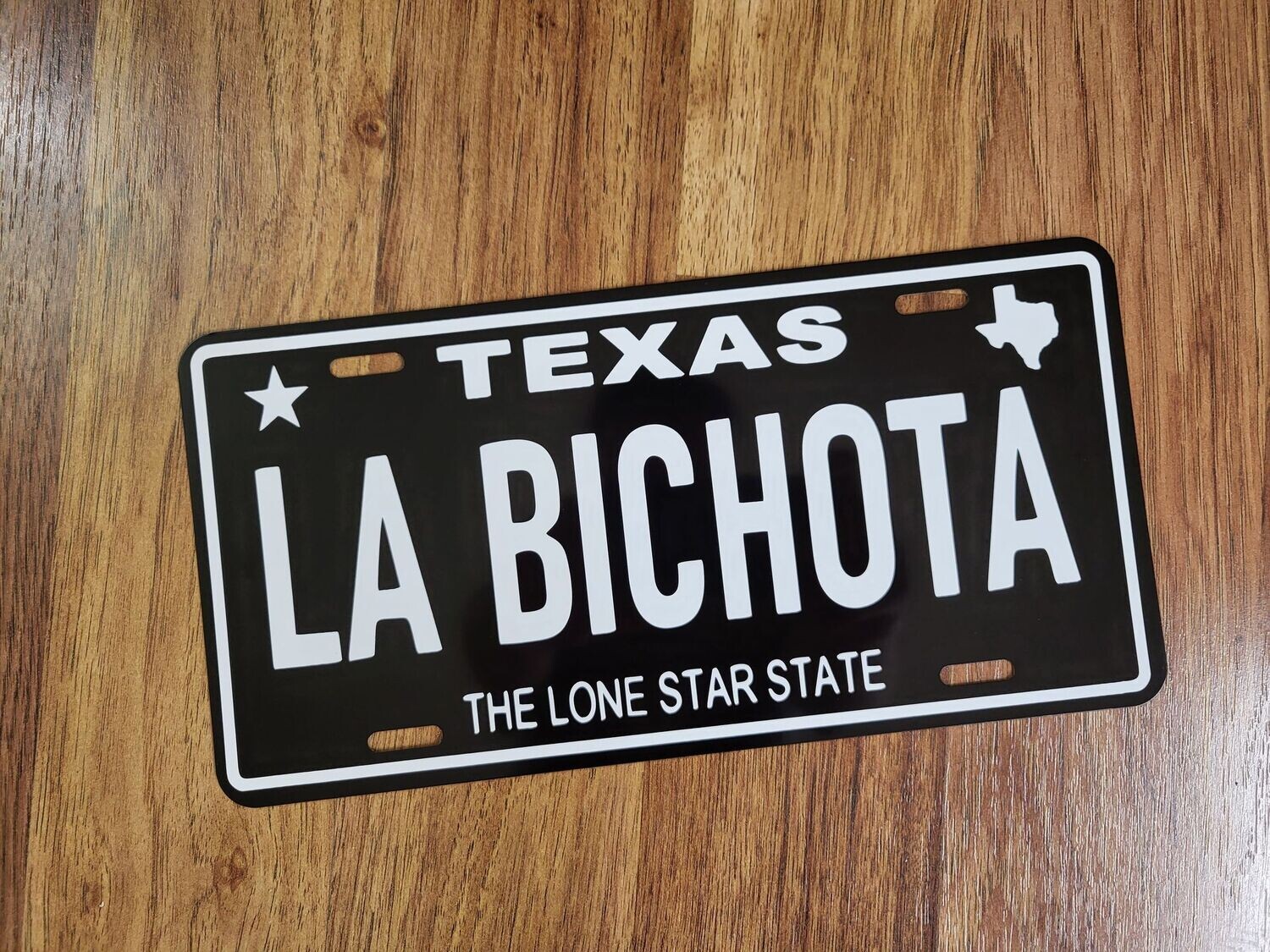 LA BICHOTA PLATE
