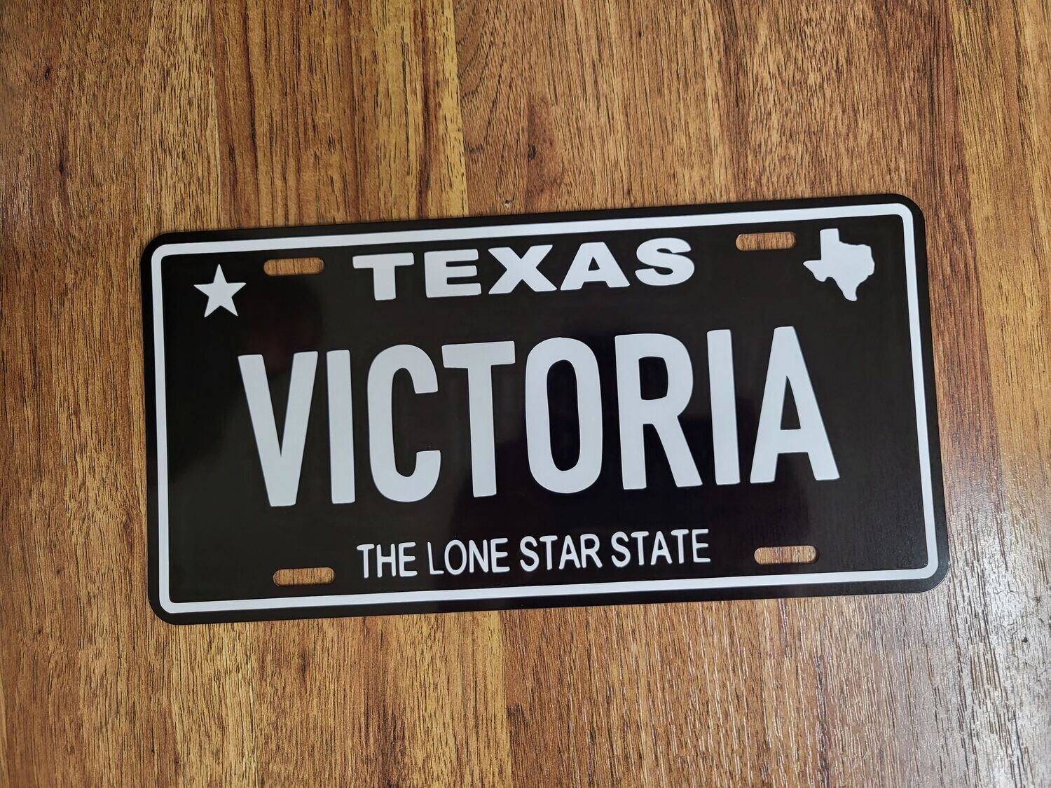 VICTORIA PLATE