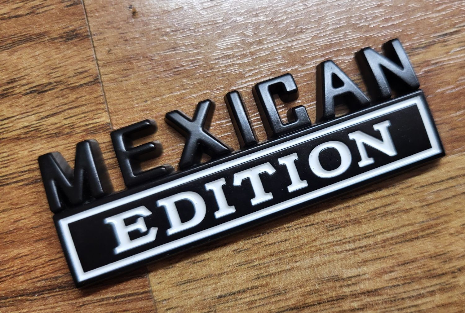 EMBLEM MEXICAN EDITION (BLACK+WHITE )