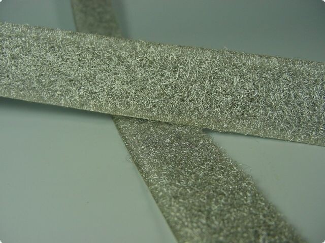 Elektr. leitfähiger Klettverschluss Flauschband - silberbedampft - Breite 25mm - silbern - 25m Elektr. leitfähiger Klettverschluss Flauschband - silberbedampft - Breite 25mm - silbern - 25m