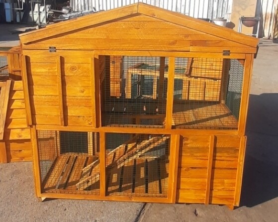 Mini mansion rabbit hutch