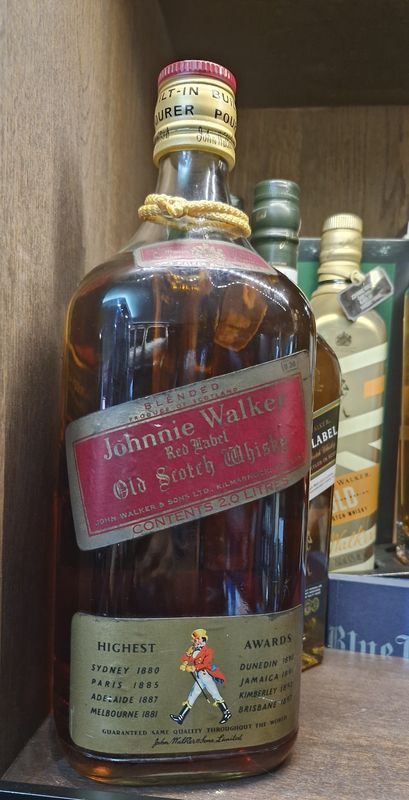 Johnnie Red 2L Walking  the other way 1960 collectable