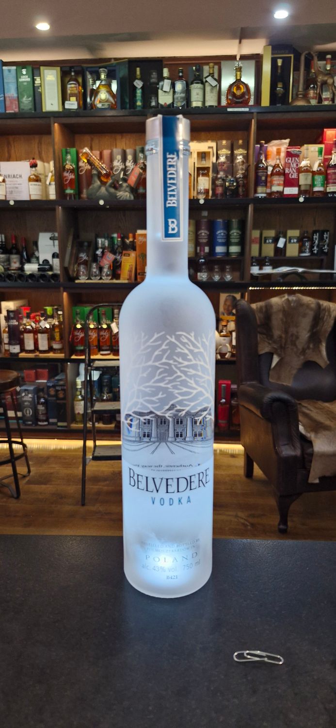 Belvedere Vodka and light Belvedere Vodka and light