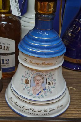Bells Wade Decanter Mother Queen 90th BDay Tin