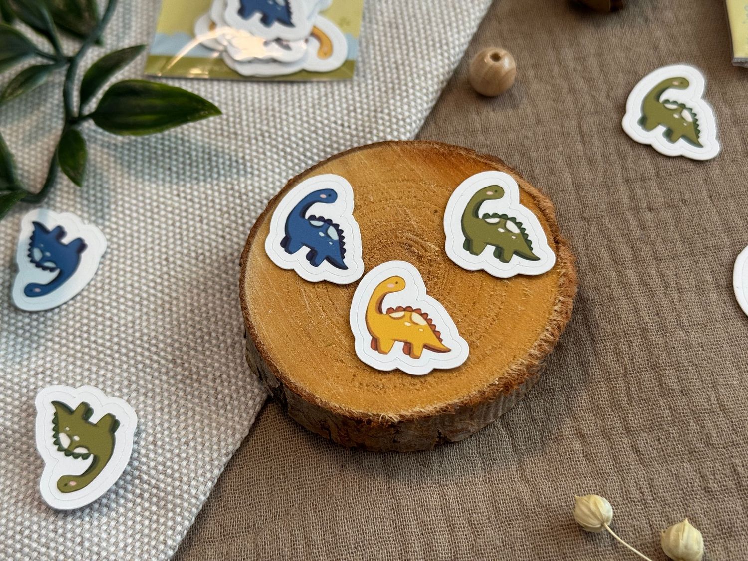 Kleine Dino Bande- Süßer Vinyl Sticker Matt