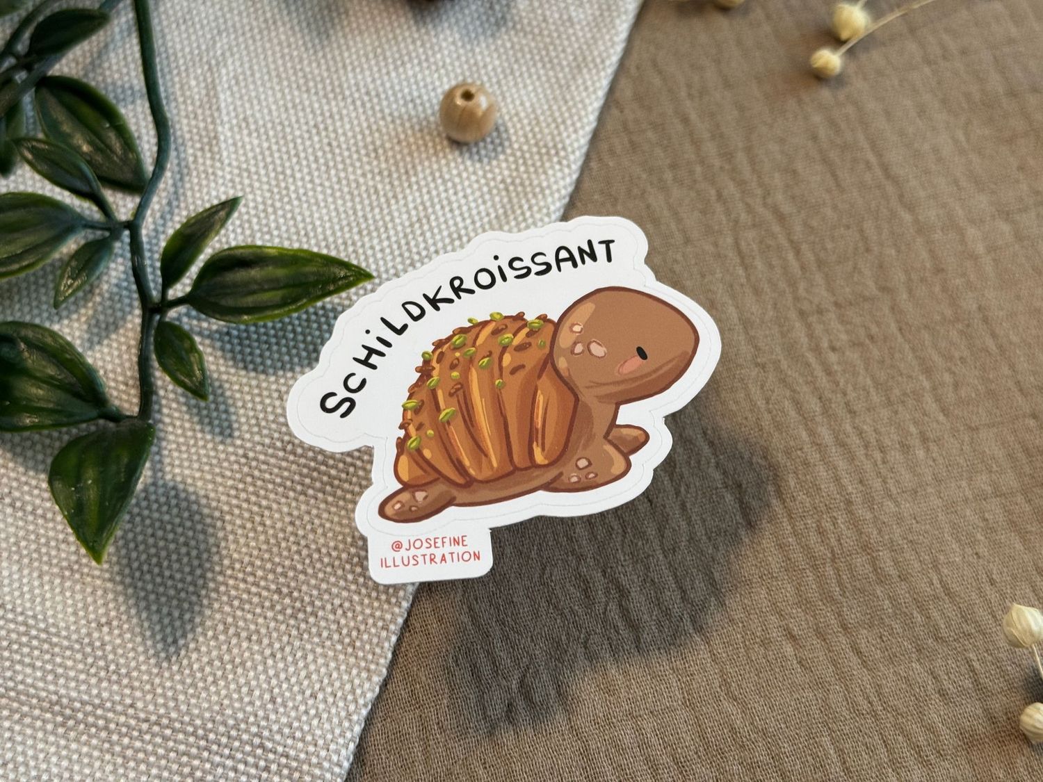 Speedy das Schildkroissant - Süßer Vinyl Sticker 