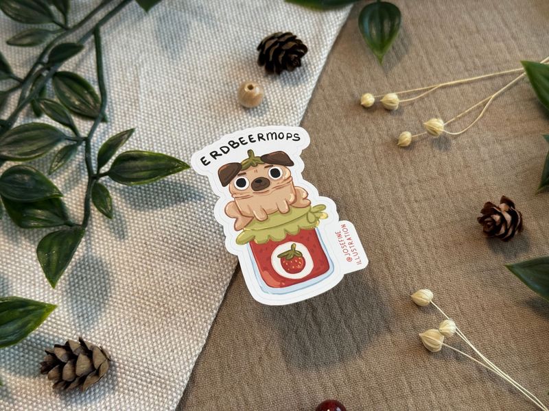 Erdbeermops -  Süßer Vinyl Sticker 