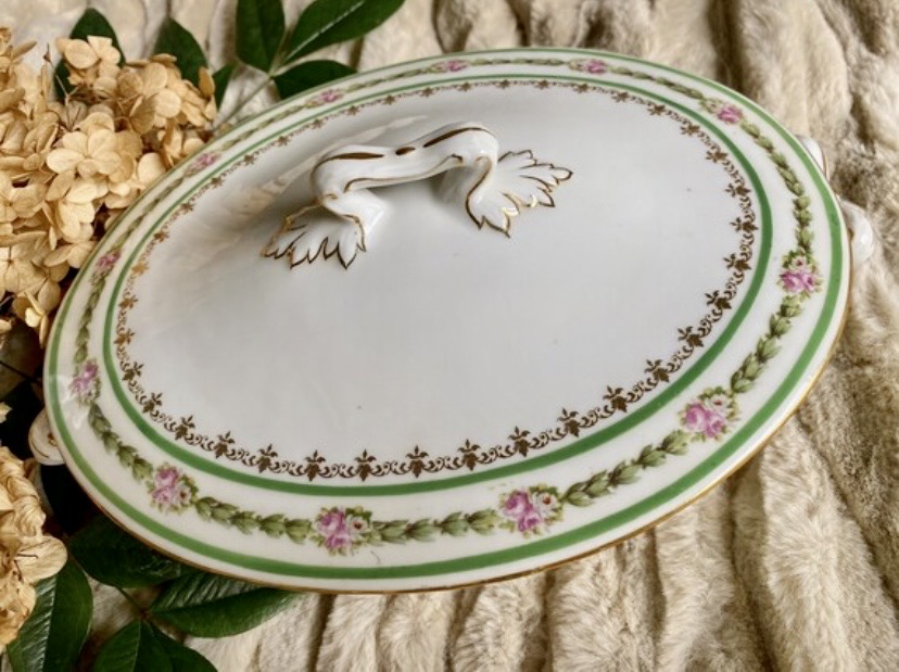 Oval Serving Bowl, Bawo and Dotter