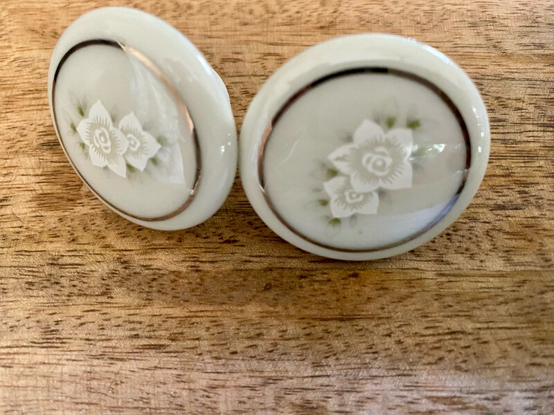 White Flower Knob, Vintage Porcelain Knob