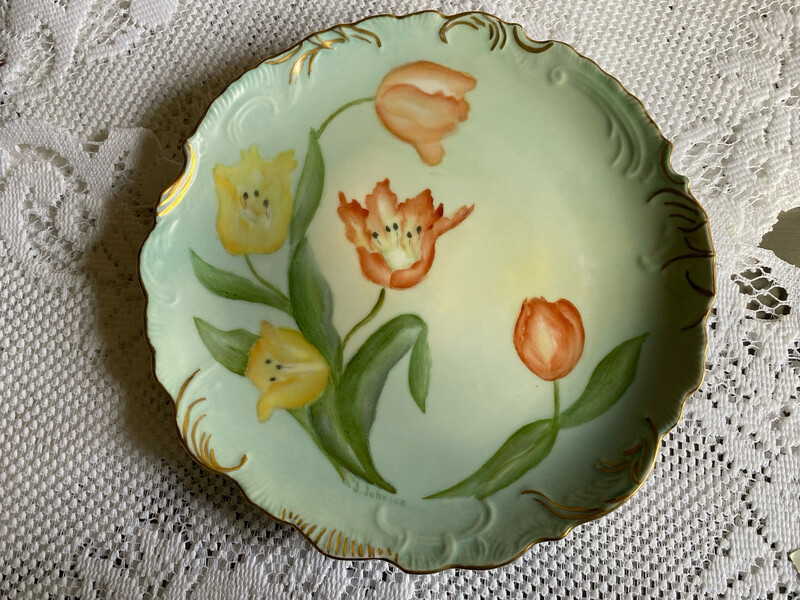 Hand Painted Tulip Plate, Signed J. Johnson, Vintage 1960s-70s Scalloped Ceramic Wall Plate Hand Painted Tulip Plate, Signed J. Johnson, Vintage 1960s-70s Scalloped Ceramic Wall Plate