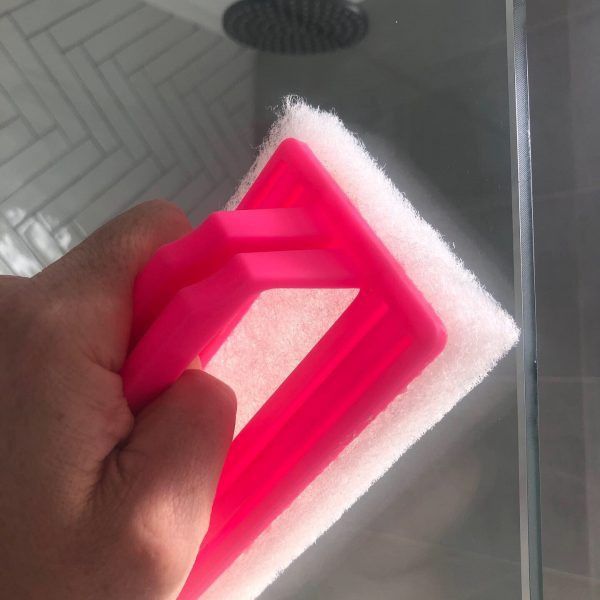 Scourer Pad Handheld Bathroom and Pool Scrubber | E