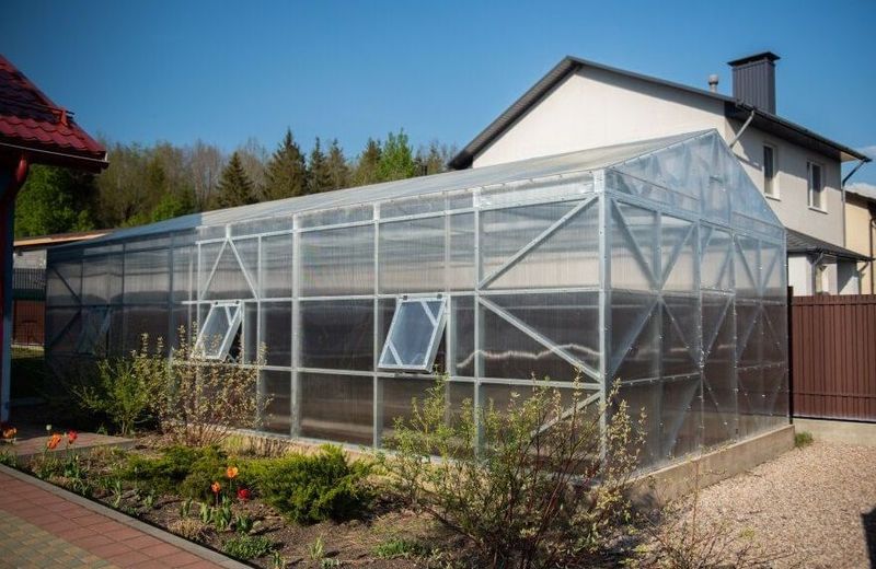 Rastlinjak 5 x 10 m z narezanim 6 mm polikarbonatom