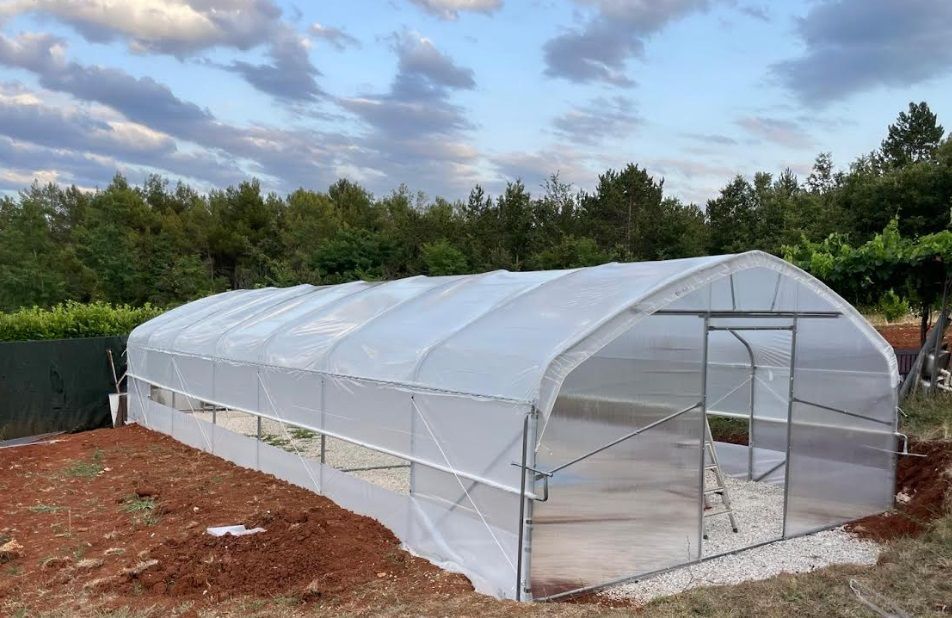 Profi rastlinjak – širine 5 m, polikarbonatne stranice in drsna vrata | Proizvodnja EU