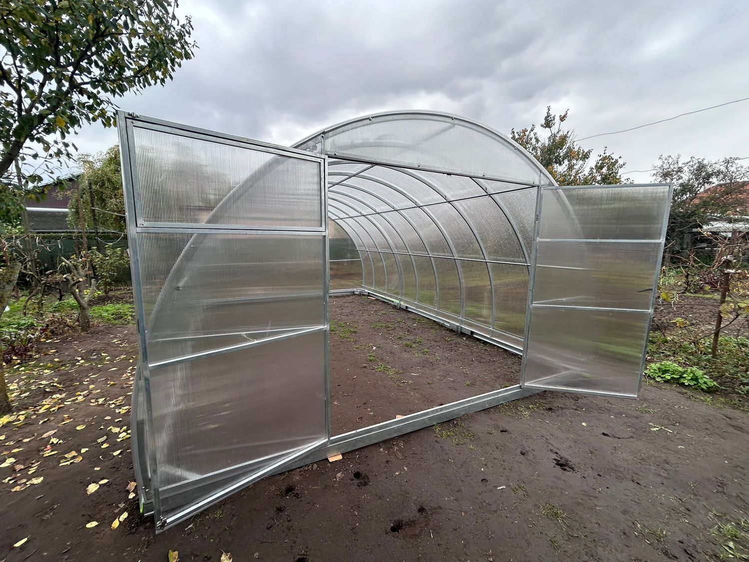 PROFI ZEUS 2 Robustni polikarbonatni rastlinjak širine 4 m