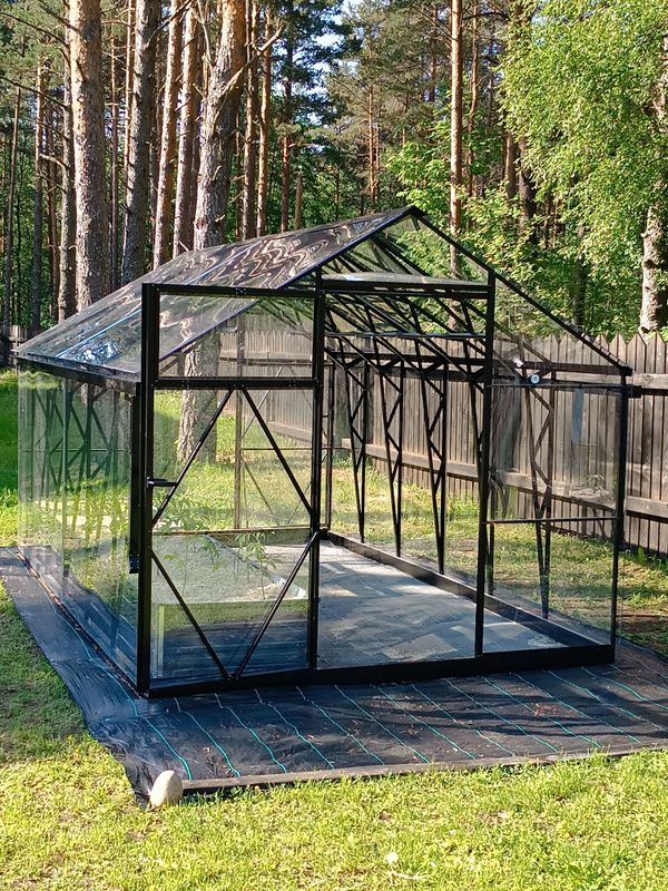 Rastlinjak EcoSlider 2,5m širine – 4 mm polni (monolitni) polikarbonat