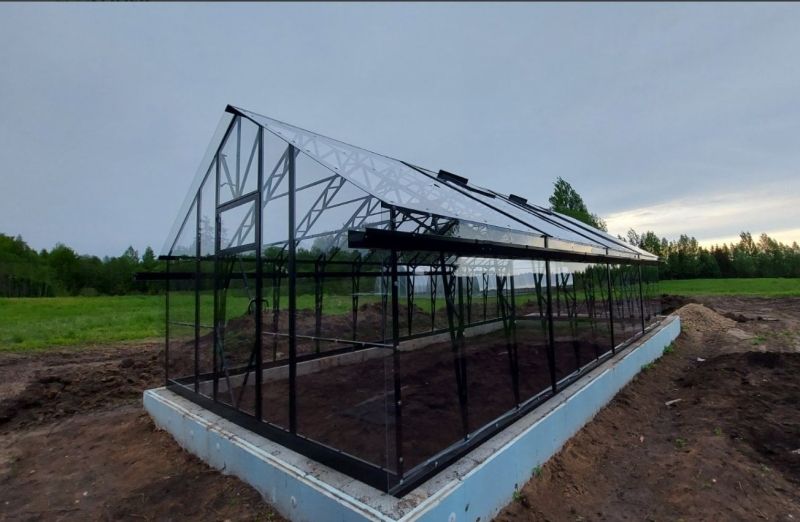 Rastlinjak EcoSlider 4,0m širine – 4 mm polni (monolitni) polikarbonat