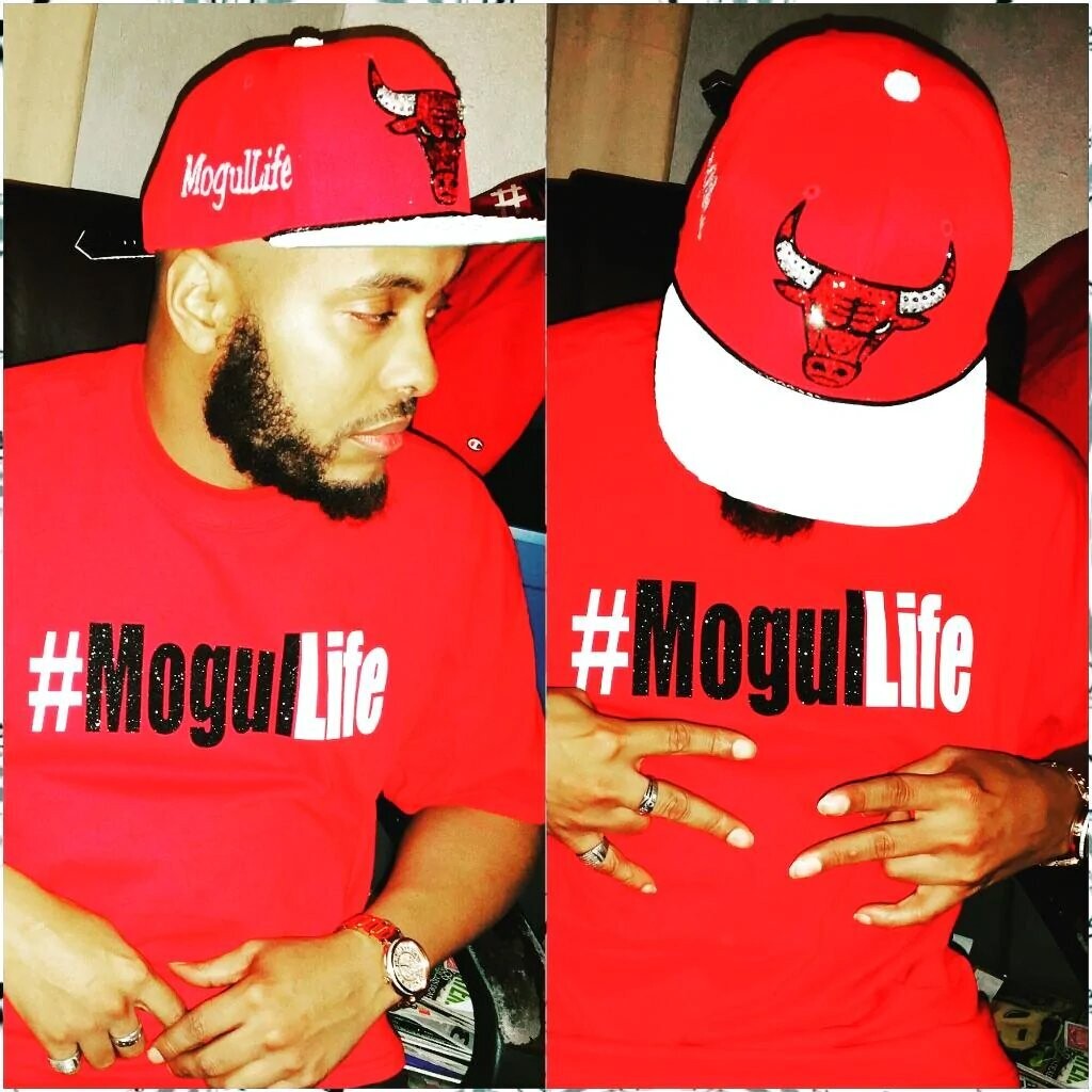 Red, black & white #MogulLife T-Shirt