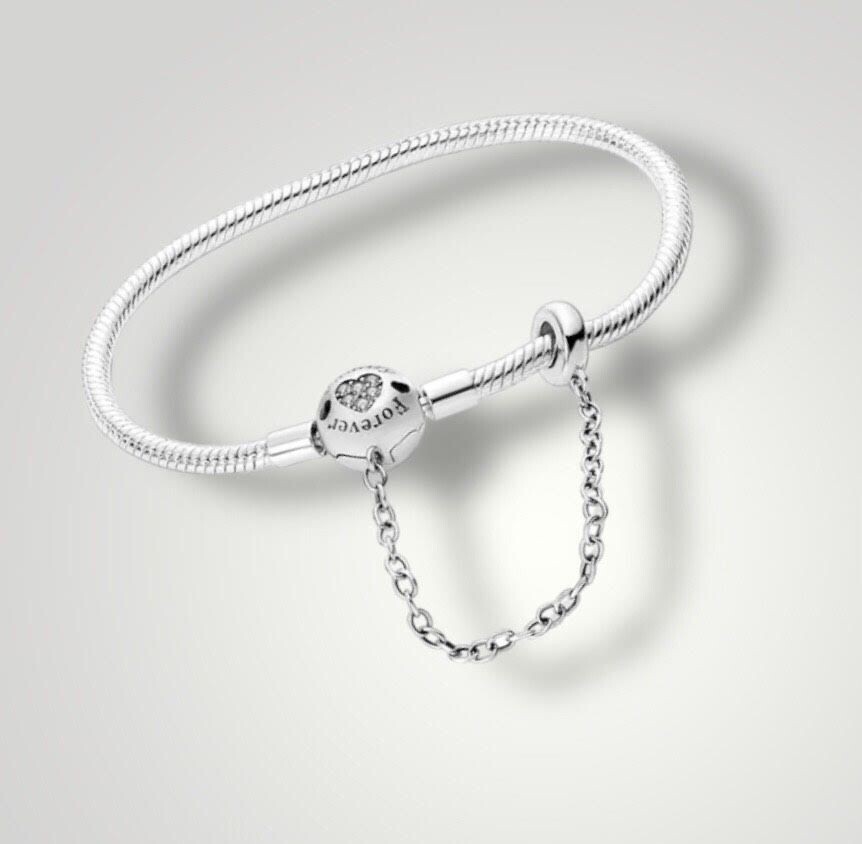 Zilveren bedel armband Family Forever
