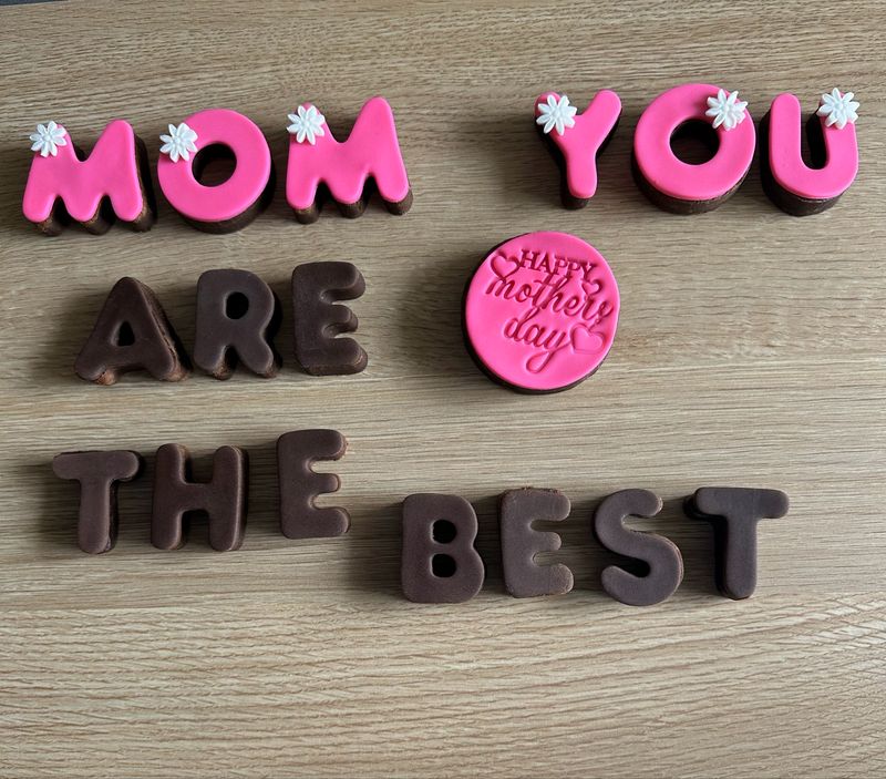 Mom UR