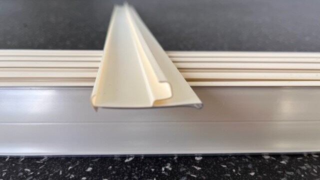 PVC-Prijsprofielen 650mm breed, hoogte 39mm. 80st.p. doos