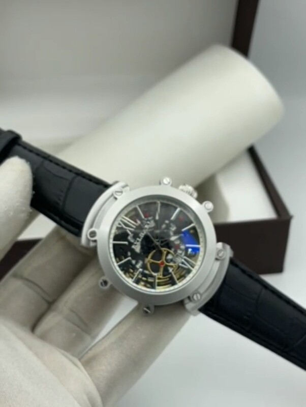 Class Quartz Wristwatch