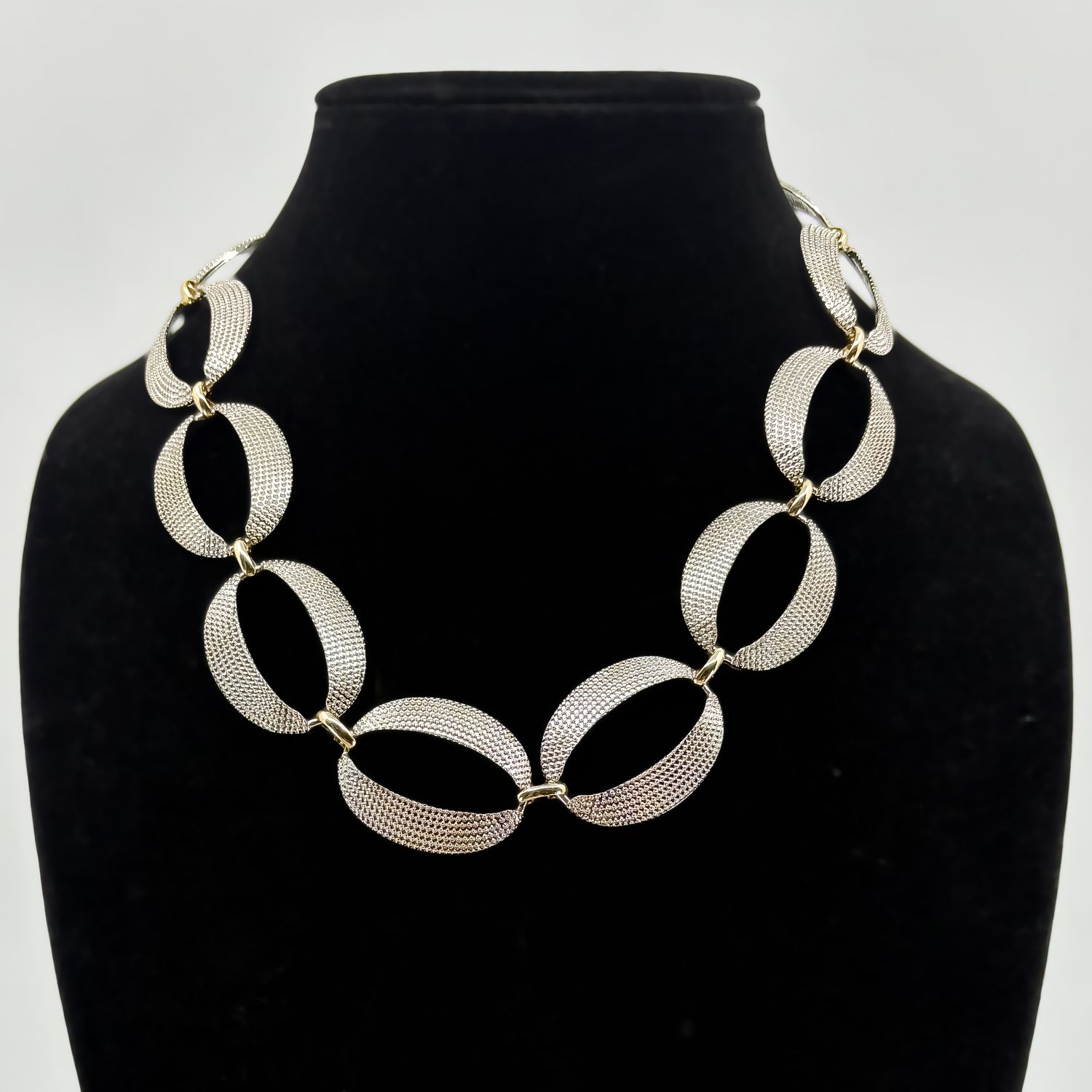 Vintage NAPIER Textured Gold Tone Wide Chunky Chain Link Necklace with Bracelet Vintage NAPIER Textured Gold Tone Wide Chunky Chain Link Necklace with Bracelet