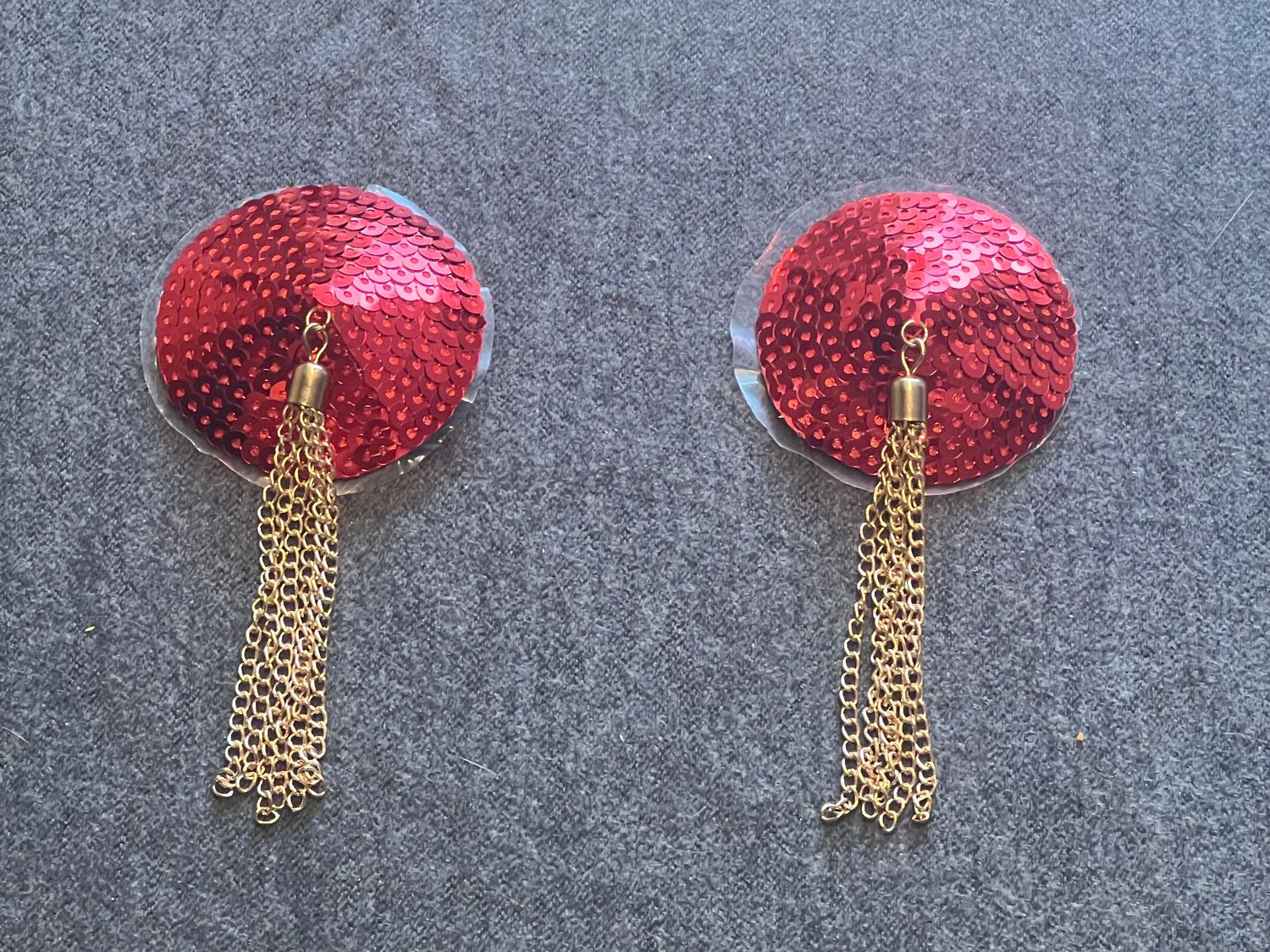 2 runde, rote Pailletten-Pasties mit Burlesque-Kette/Quaste