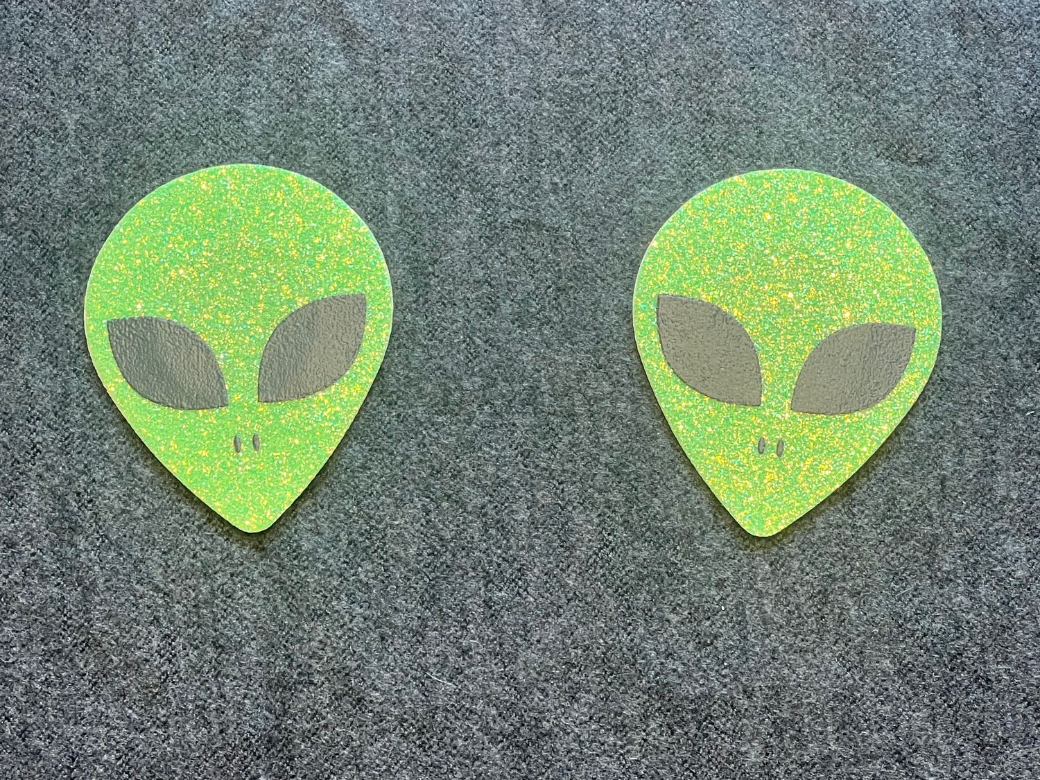 2 Alien-Pasties für Parties und Club-Abende