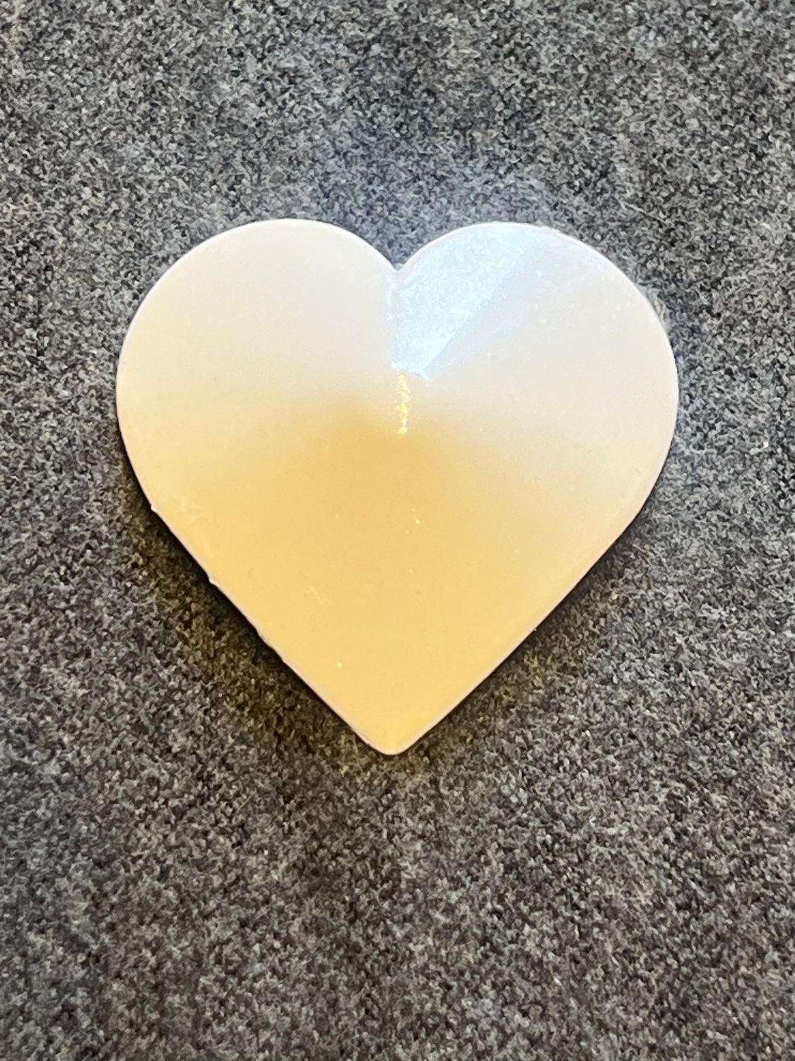 2 weisse Metall-Pasties spitz zulaufend. 5 cm breit. Wiederverwendbar 2 weisse Metall-Pasties spitz zulaufend. 5 cm breit. Wiederverwendbar