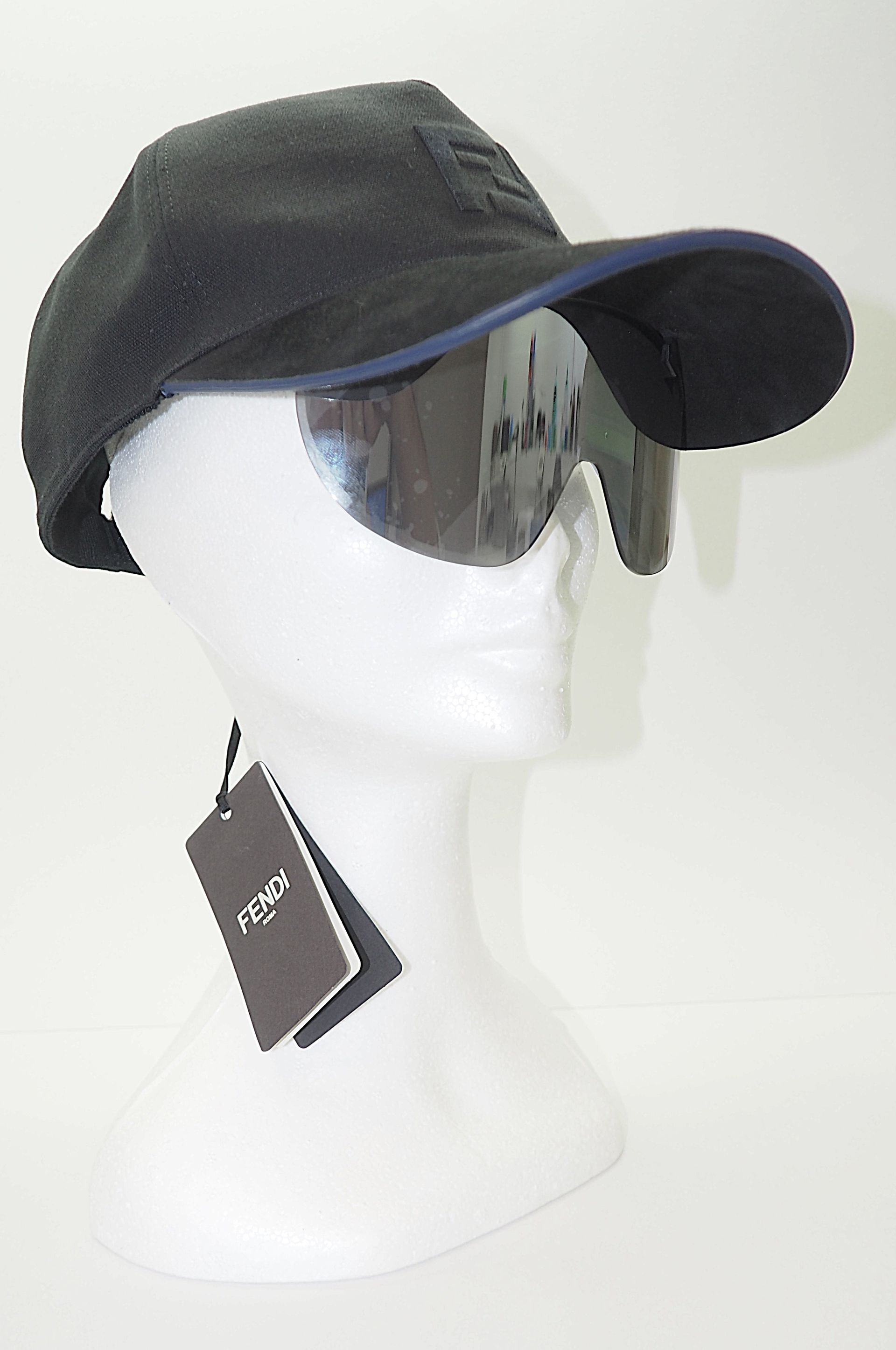 FENDI  cappello FF Baseball Cap  con visiera  sole ribaltabile
