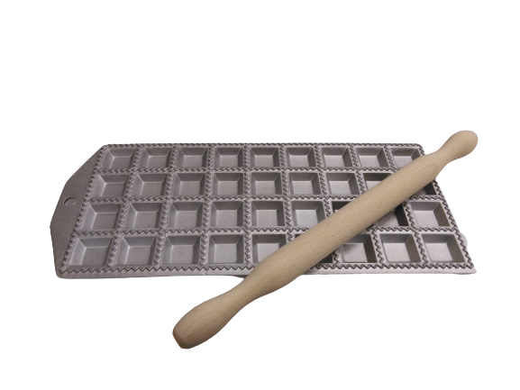 Stampo raviolatore quadro 36 posti art.2148 con mattarello legno