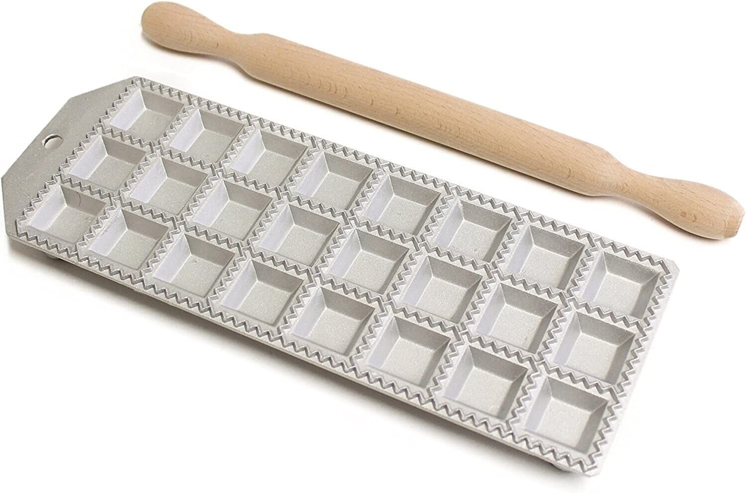 Stampo raviolatore quadro 24 posti art.2149 con mattarello legno