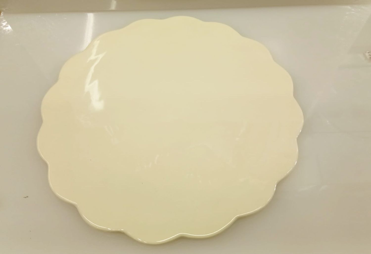 Piatto torta ceramica avorio Onda Nuova cer