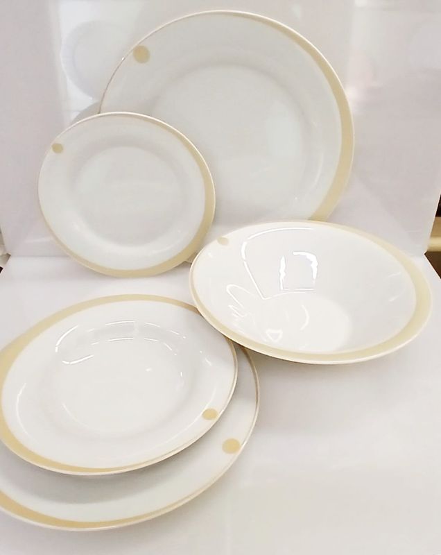 Piatti Astra Weissestal - Servizio 40 pezzi Piatti Astra Weissestal - Servizio 40 pezzi