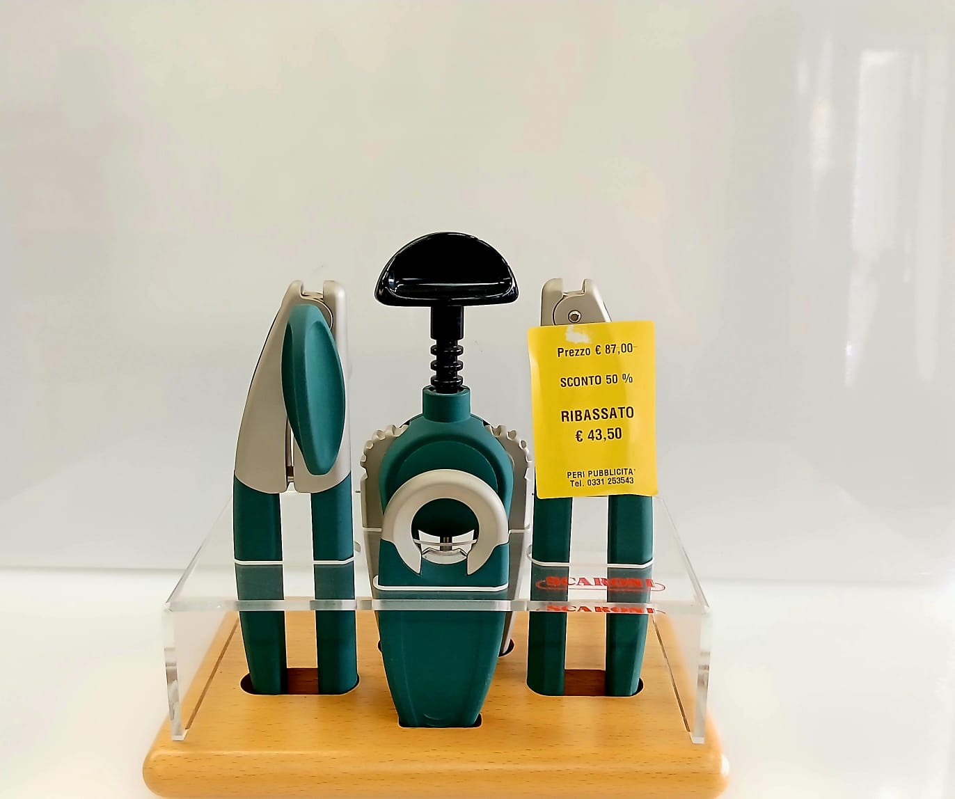 Set utensili: cavatappi / apriscatole / schiaccianoci / levacapsule Scaroni