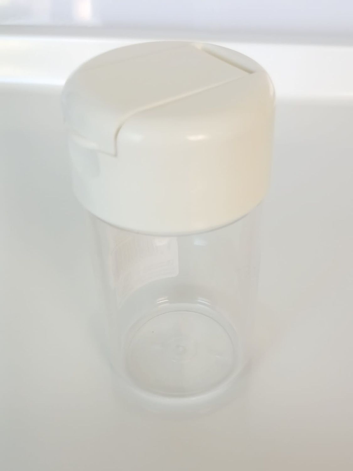 Spargi sale / pepe in plastica con coperchio Cosmoplast 251, Colore: BIANCO