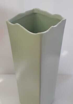 Vaso Progress quadrato ceram.verde 10x10 h.36 Vaso Progress quadrato ceram.verde 10x10 h.36